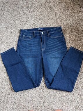 GAP Women’s Indigo High Rise Slim Straight Jeans - Inseam: 26”